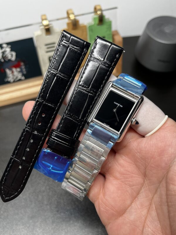 i1772657432804_7149_0_5.jpg Cartier Tank (TANK)