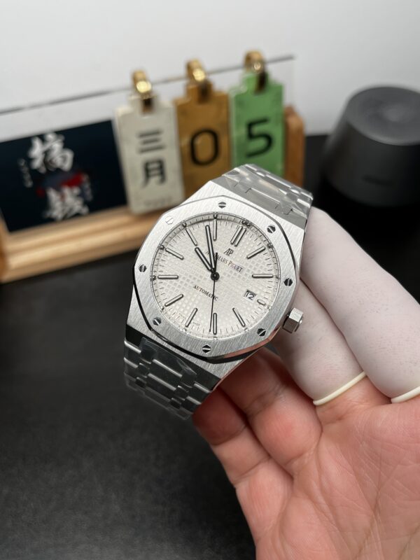 Audemars Piguet Royal Oak 15400 White