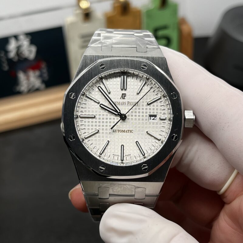 Audemars Piguet Royal Oak 15400 White