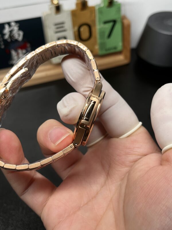 Patek Philippe Nautilus (NAUTILUS) Rose Gold