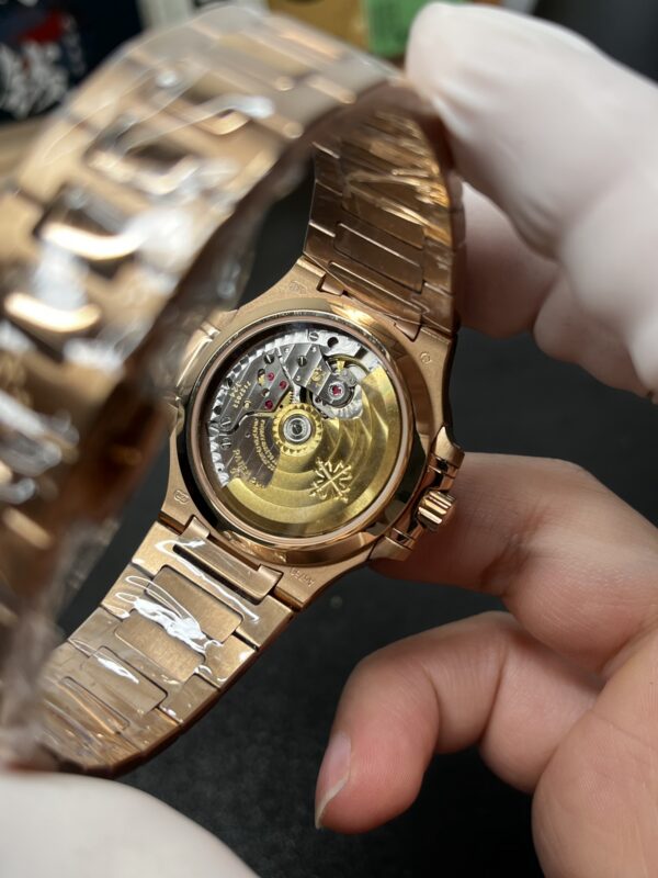 Patek Philippe Nautilus (NAUTILUS) Rose Gold