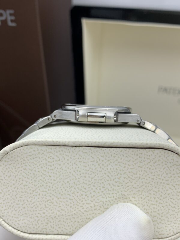Patek Philippe Nautilus 7010 White