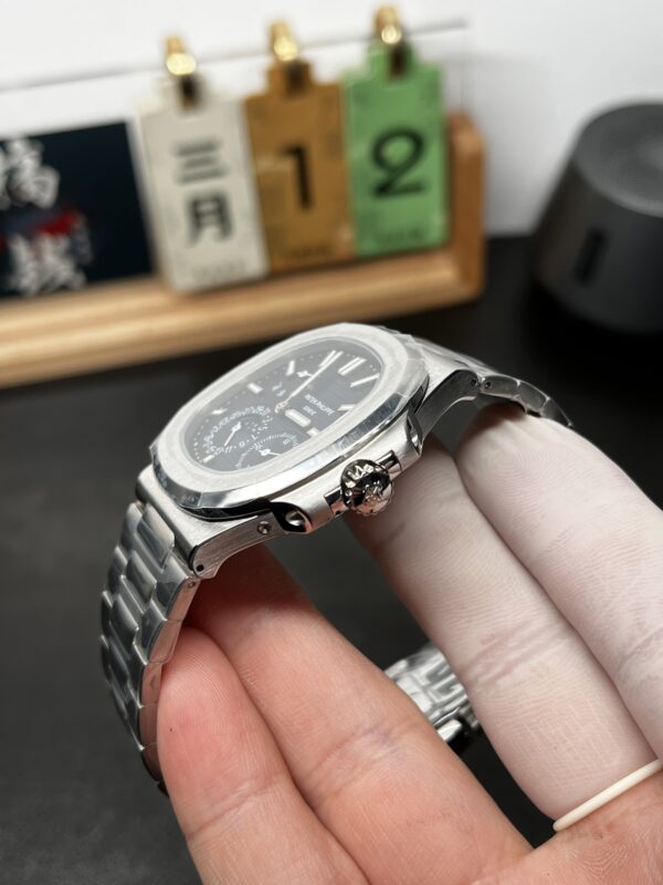 Patek Philippe Nautilus 5712