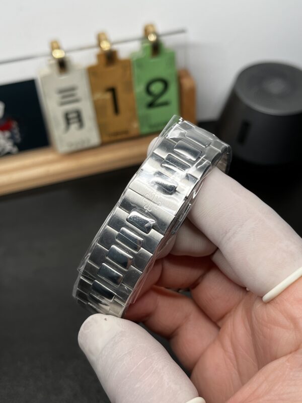 Patek Philippe Nautilus 5712