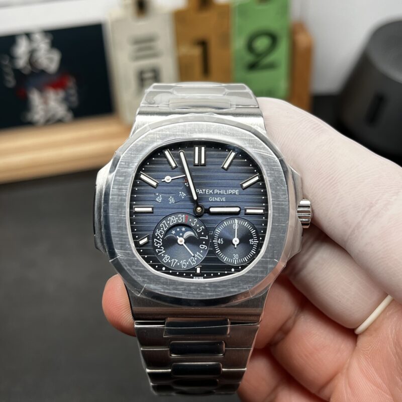 Patek Philippe Nautilus 5712