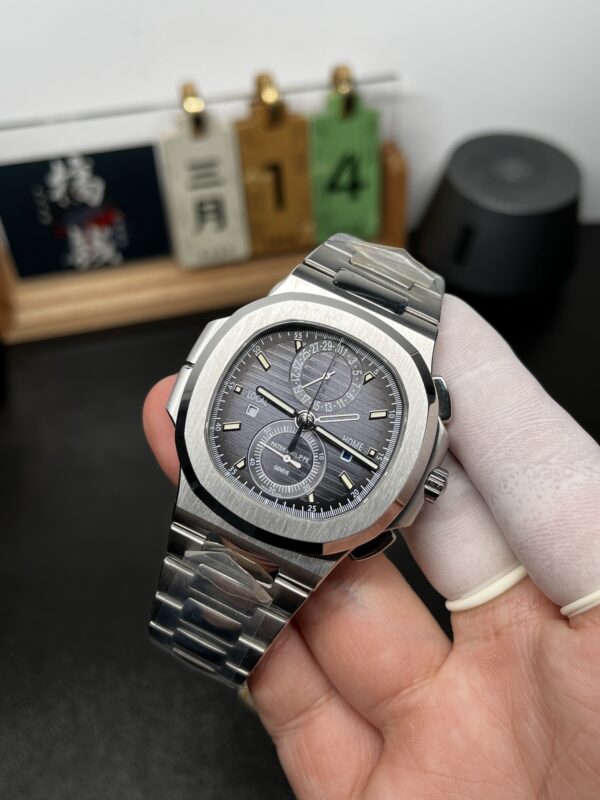 Patek Philippe Nautilus 5990
