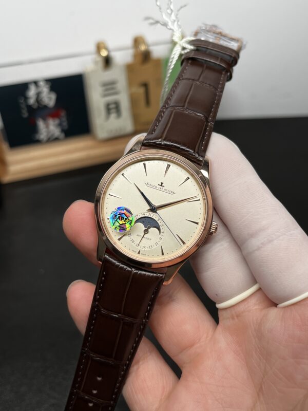 Jaeger-LeCoultre Watch (COMPLICATIONS)