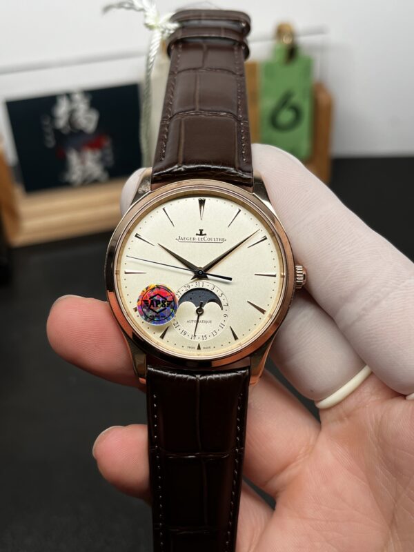 Jaeger-LeCoultre Watch (COMPLICATIONS)