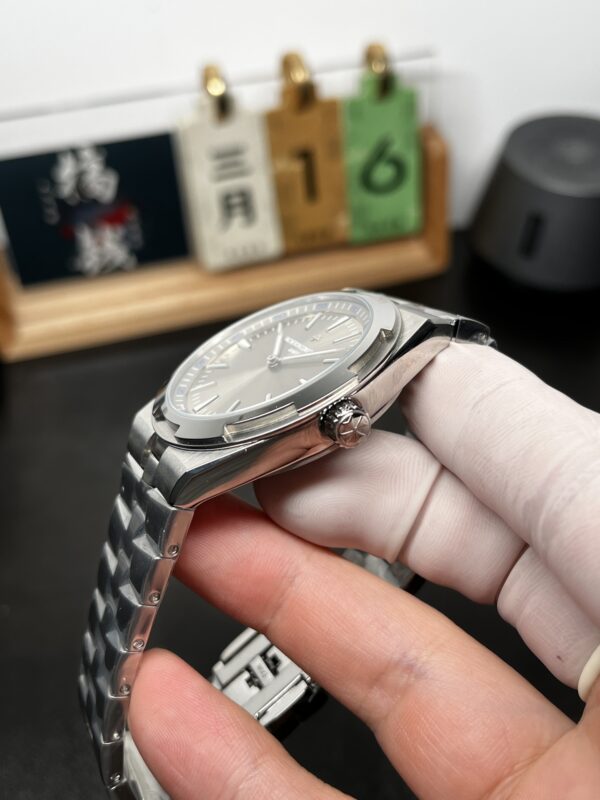 i1773598380413_4628_0_1.jpg Vacheron Constantin Overseas (OVERSEAS) Gray