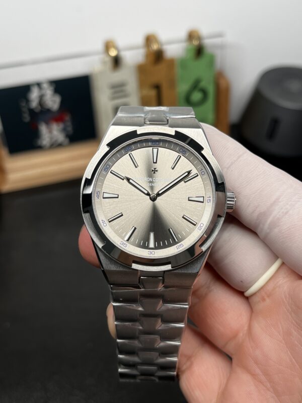 i1773598381797_5748_0_0.jpg Vacheron Constantin Overseas (OVERSEAS) Gray
