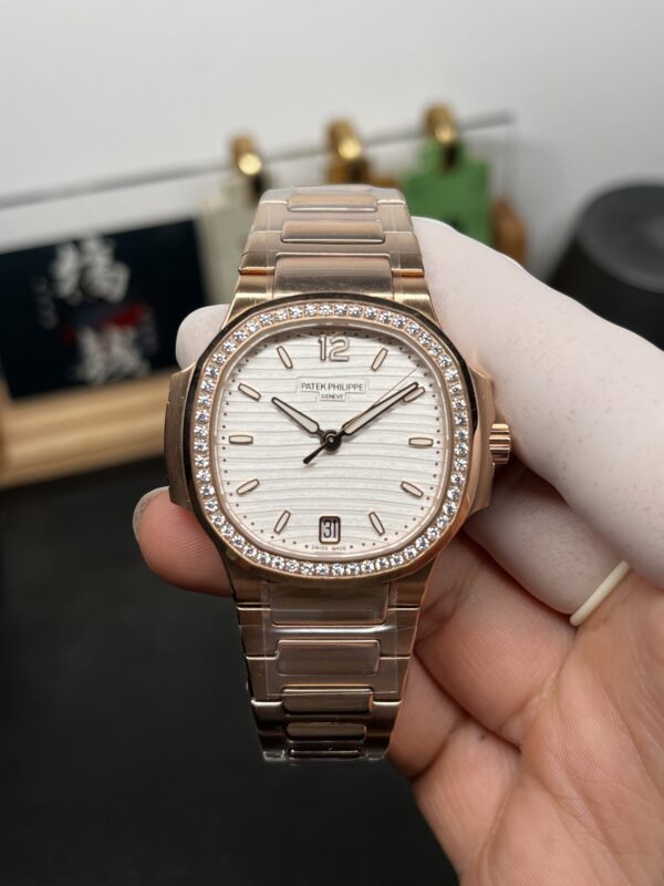 Patek Philippe Nautilus (NAUTILUS)