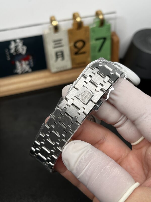 Audemars Piguet Royal Oak 15400