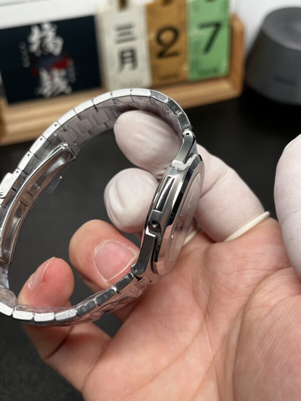 Patek Philippe Nautilus (NAUTILUS) Green