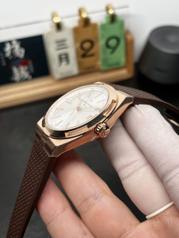 Vacheron Constantin Overseas (OVERSEAS) Rose Gold