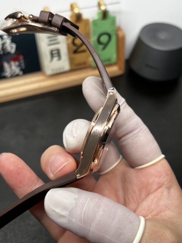 Vacheron Constantin Overseas (OVERSEAS) Rose Gold