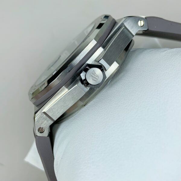 Audemars Piguet Watch 15720 Gray