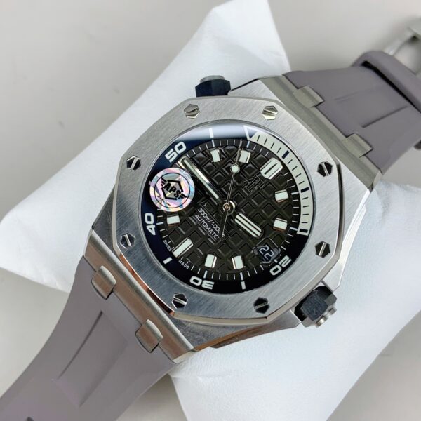 Audemars Piguet Watch 15720 Gray