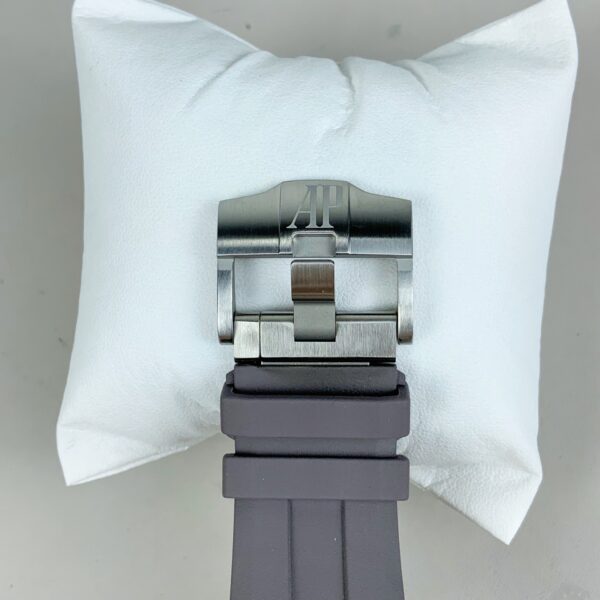 Audemars Piguet Watch 15720 Gray
