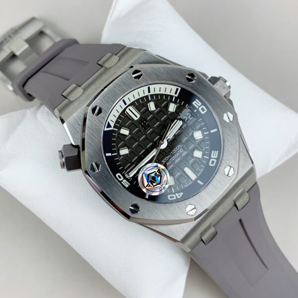 Audemars Piguet Watch 15720 Gray