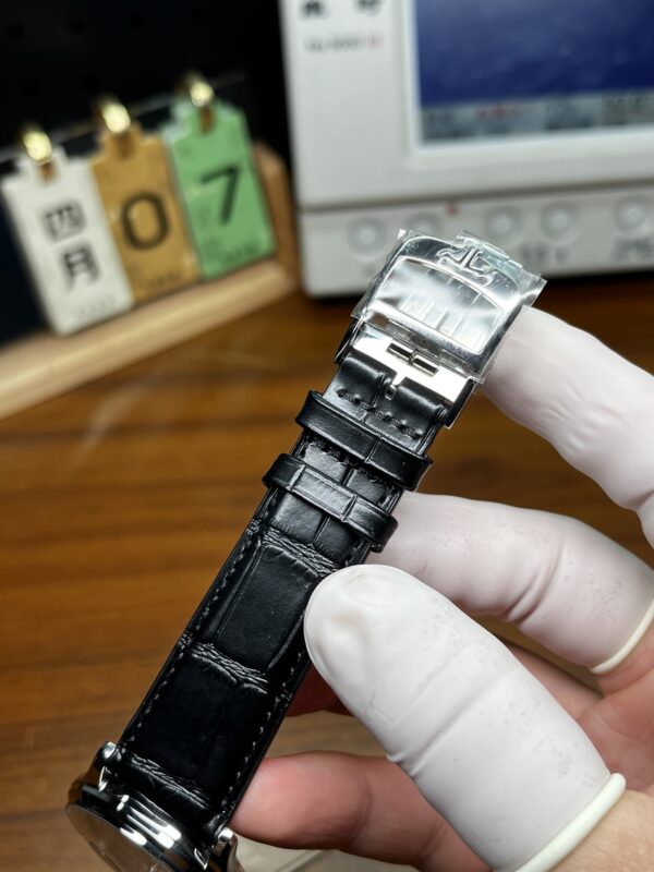 Jaeger-LeCoultre Watch (COMPLICATIONS)