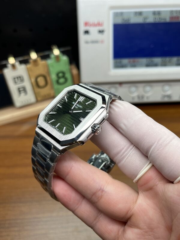 Patek Philippe Nautilus 5821 Green