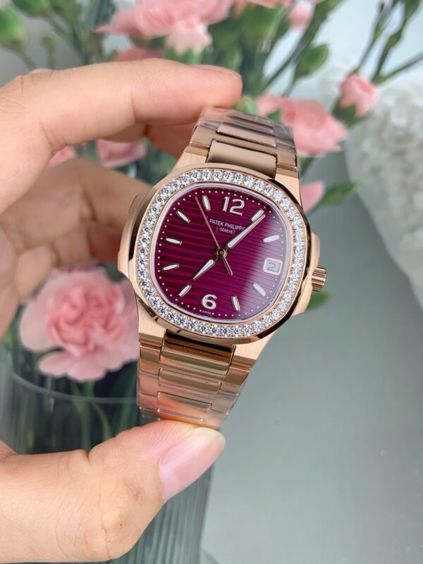 Patek Philippe Nautilus (NAUTILUS) Rose Gold