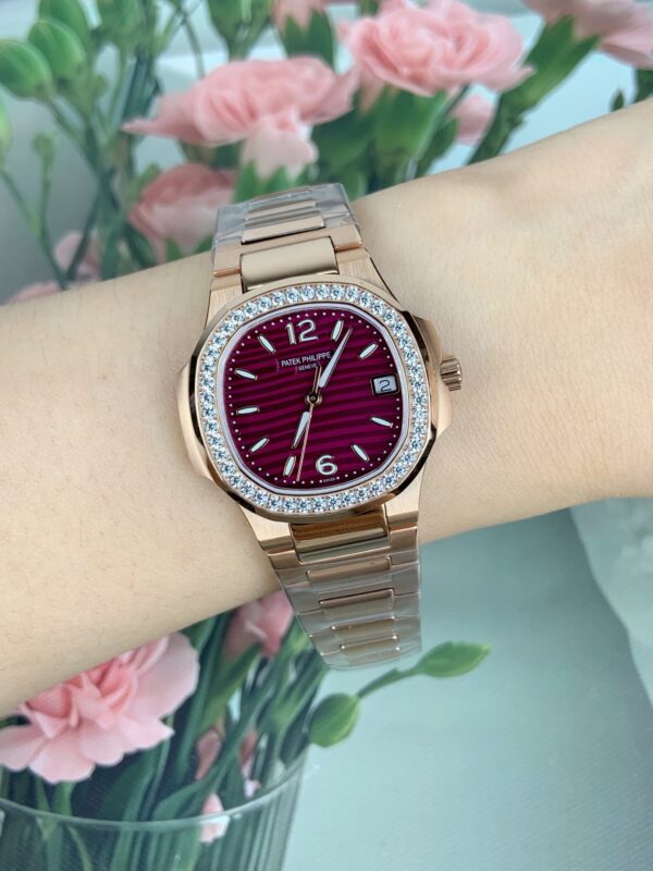 Patek Philippe Nautilus (NAUTILUS) Rose Gold