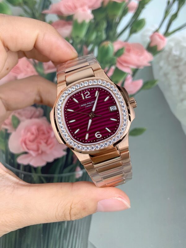 Patek Philippe Nautilus (NAUTILUS) Rose Gold