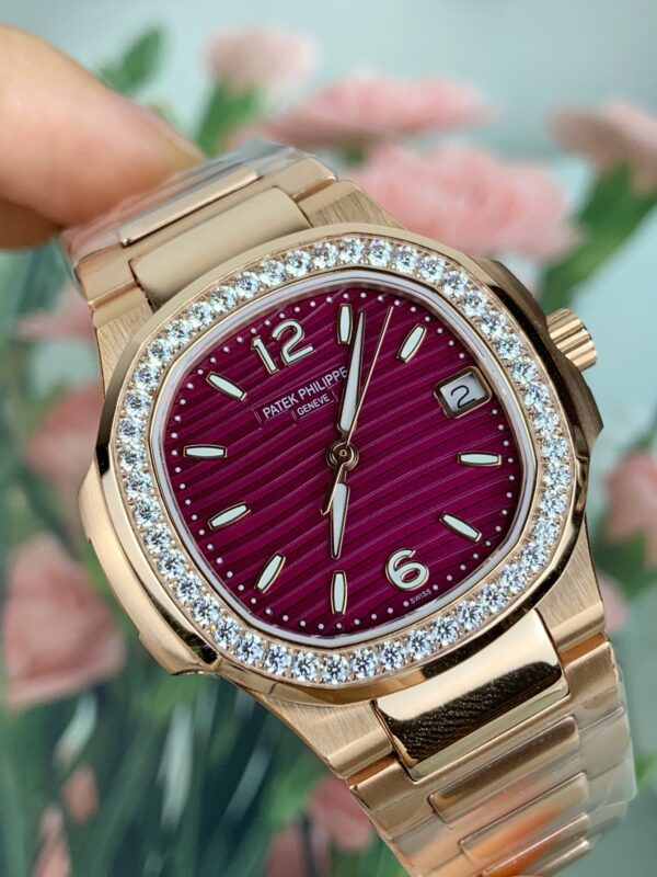 Patek Philippe Nautilus (NAUTILUS) Rose Gold