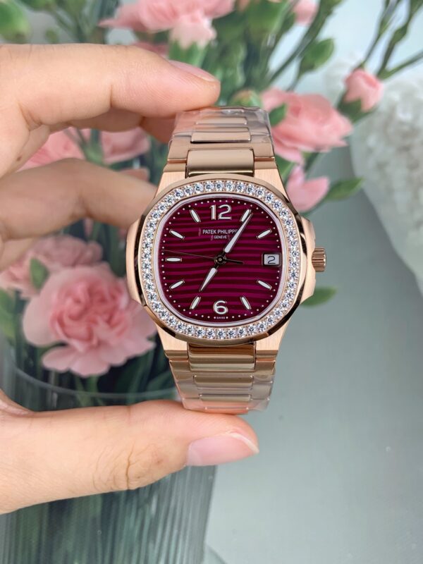 Patek Philippe Nautilus (NAUTILUS) Rose Gold