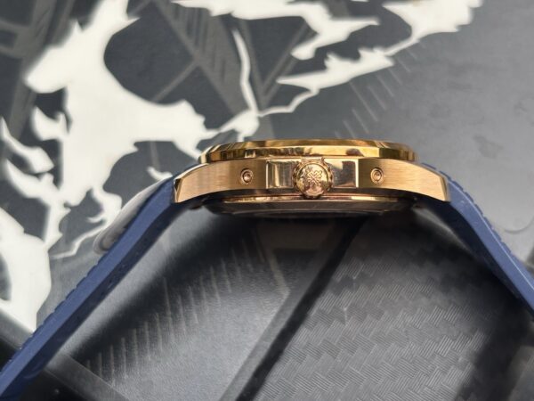 Patek Philippe Aquanaut 5261-001 Blue