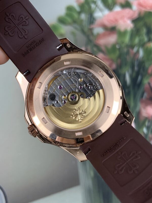 Patek Philippe Aquanaut (AQUANAUT) Rose Gold