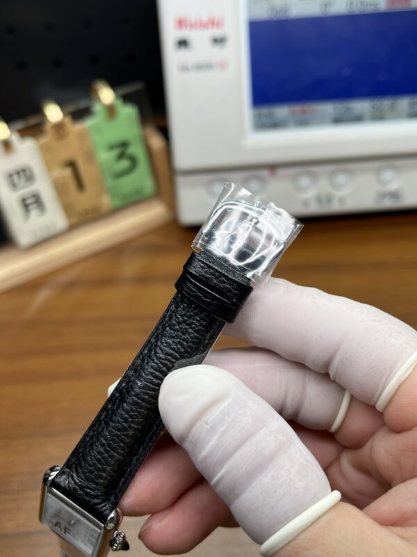 i1776018676266_6201_0_3.jpg Cartier Tank (TANK)
