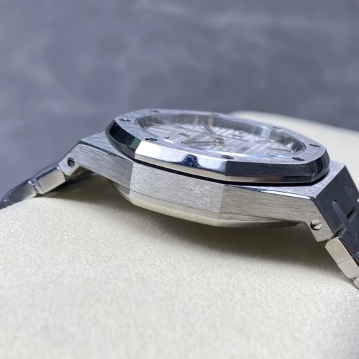 Audemars Piguet Watch 15450 image 5