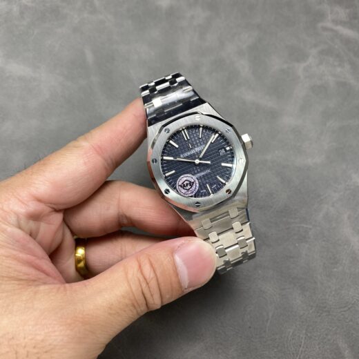 Audemars Piguet Royal Oak 15400 image 4
