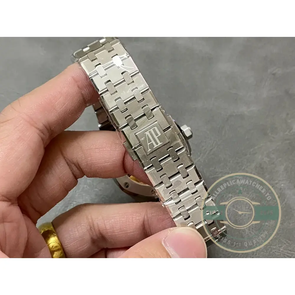 Super Clone Audemars Piguet Royal Oak White Dial 15450ST 37mm - Image 2