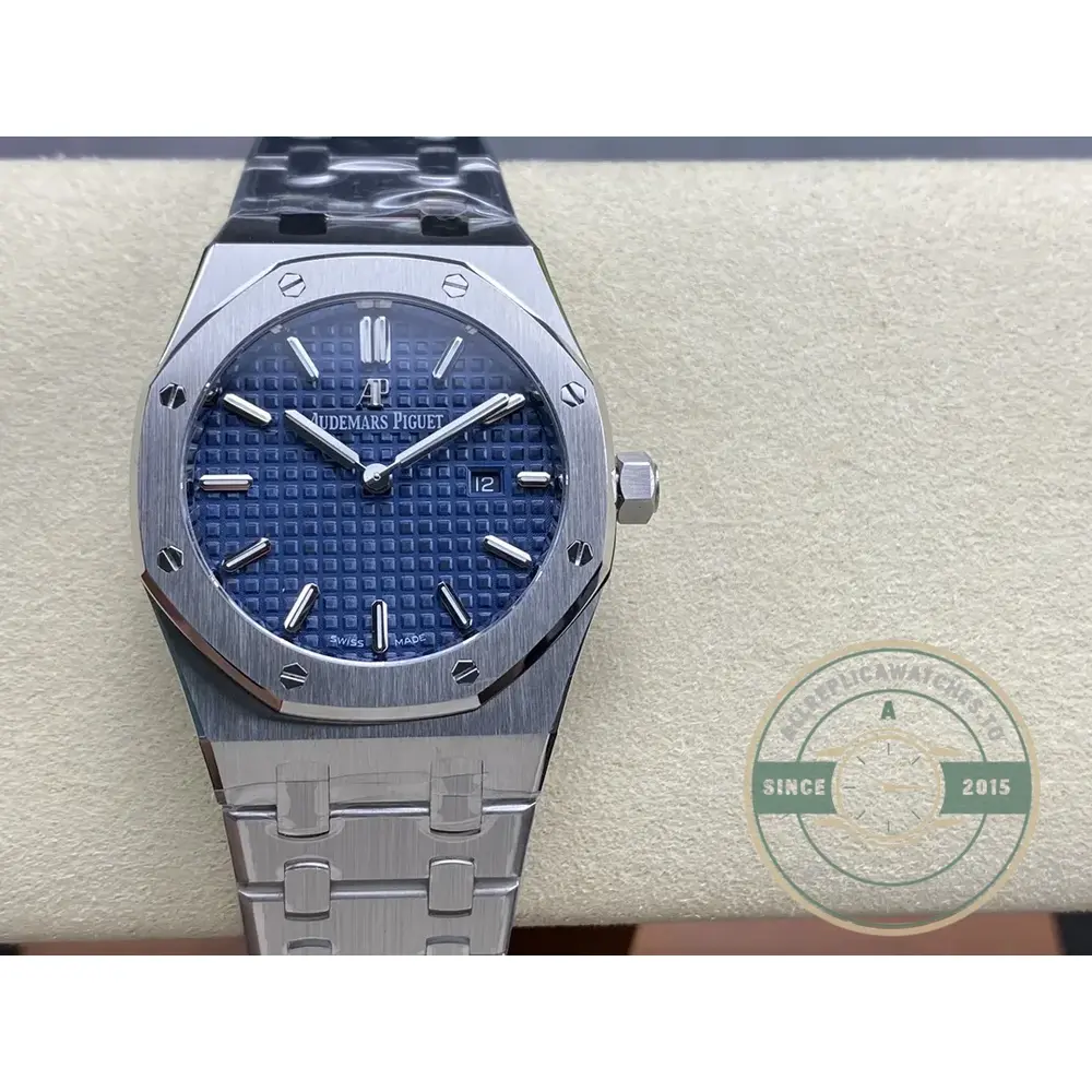 Replica Audemars Piguet Royal Oak Blue Dial 67651IP.ZZ.1261IP.01 33mm - Image 8