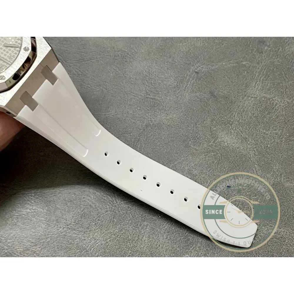 Replica Audemars Piguet Royal Oak White Rubber 15400ST.OO.1220ST.02 - Image 4
