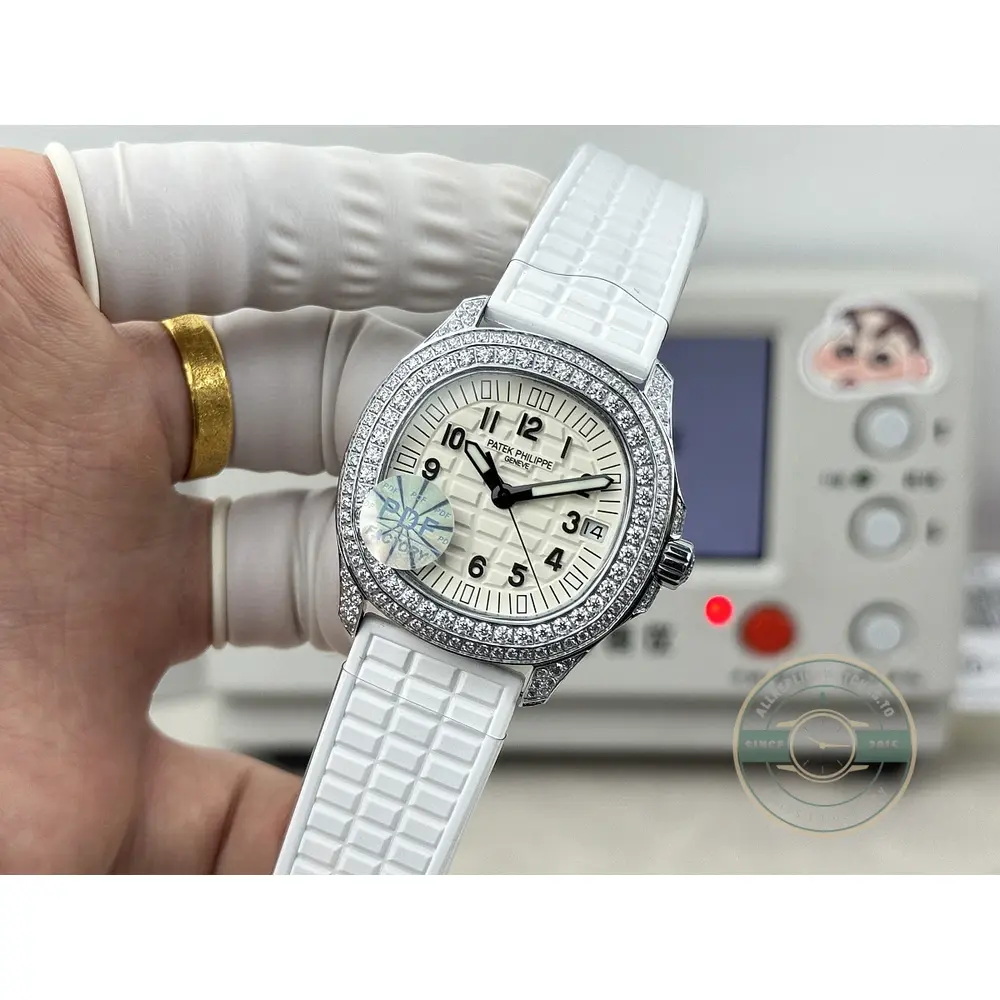 Aquanaut 5069G-011 Replica Luce Travel Time 35.6 mm White Gold - Image 2