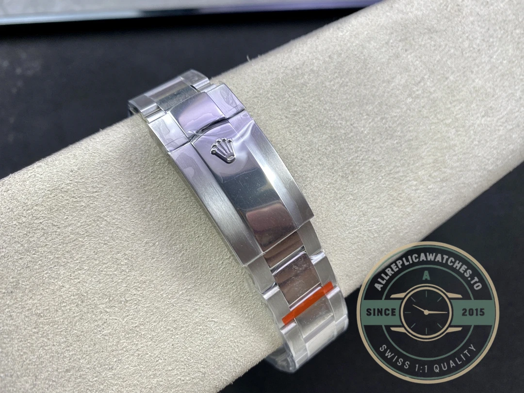 Replica Rolex Sky-Dweller m326934 42mm Black Dial - Image 8