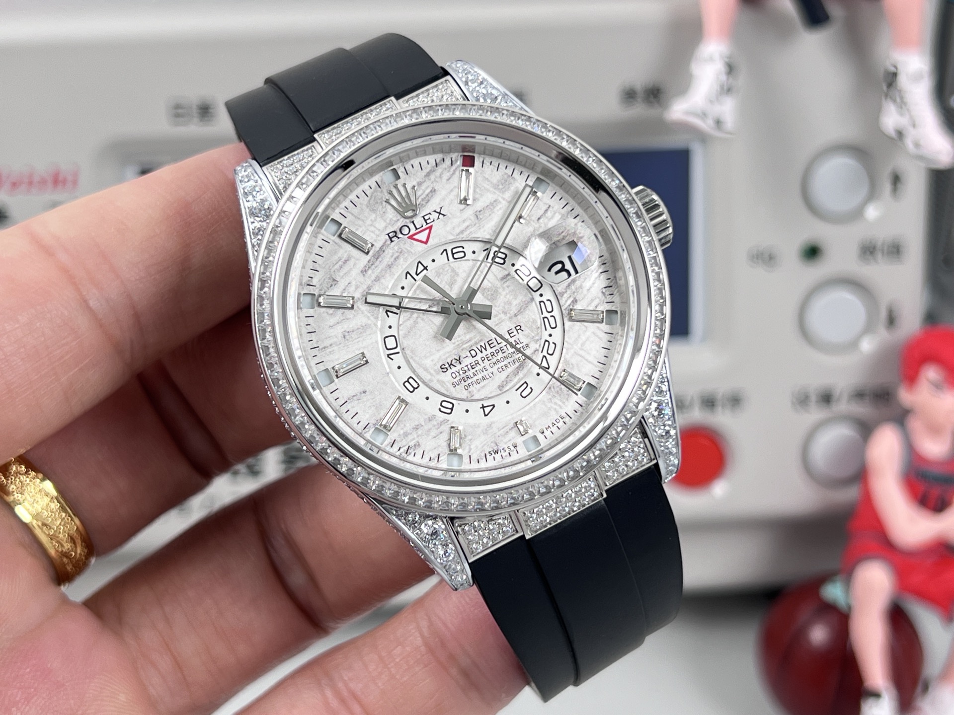 Replica Sky-Dweller Meteorite Dial 336259TBR Diamond Bezel - Image 4
