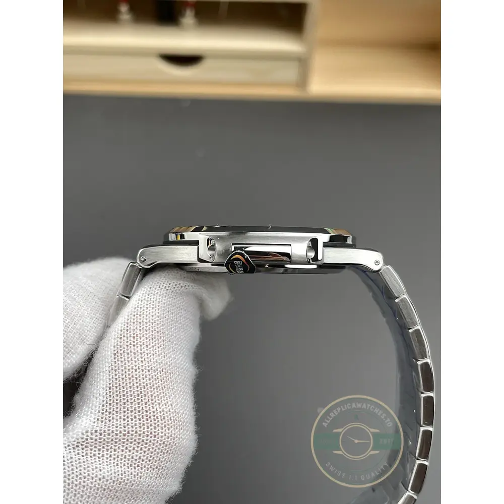 Replica Nautilus 5711/1A-010 Patek Philippe 40 mm, Stainless Steel, Dark Blue Dial - Image 7