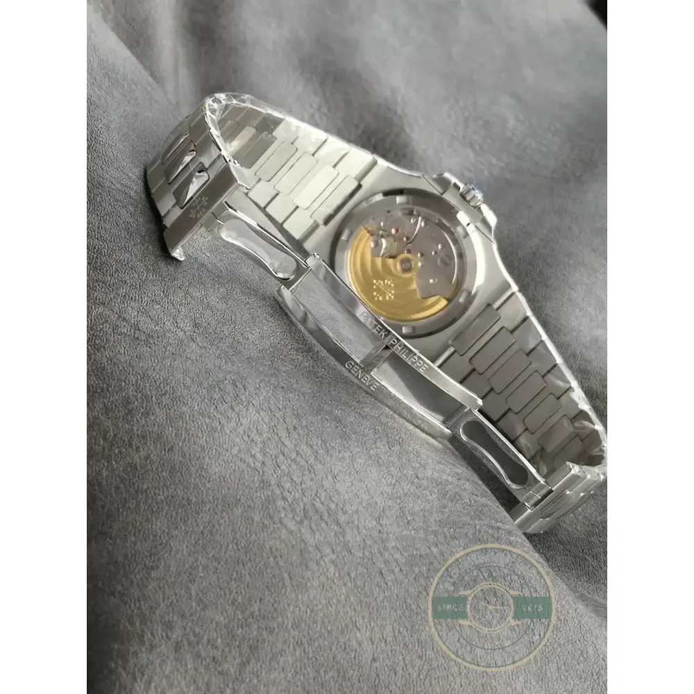Replica Nautilus 5711/1A 40 mm, Stainless Steel Green Dial - Image 8