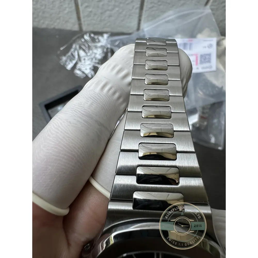 Super Clone Patek Philippe Nautilus Moon phases 40 mm, Stainless steel, 5712/1A-001, Dark Blue Dial - Image 6