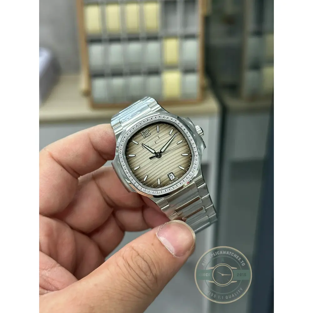Replica Nautilus 7118/1200A-011 Patek Philippe “Ladies Automatic” 35.2 mm, Steel - Image 3