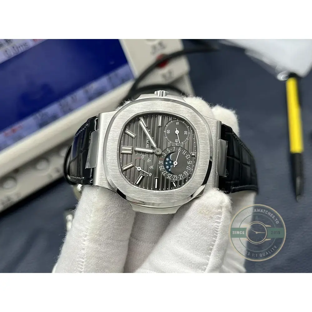 Replica Nautilus 5712G-001 Patek Philippe Moon phases. 40 mm, White gold - Image 2