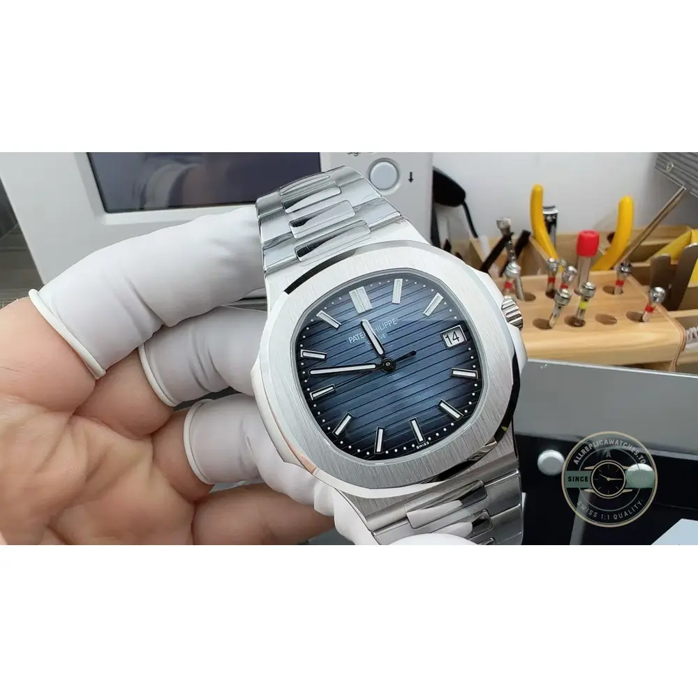 Replica Nautilus 5811/1G-001 Patek Philippe Date, Sweep seconds 41 mm, White gold - Image 2