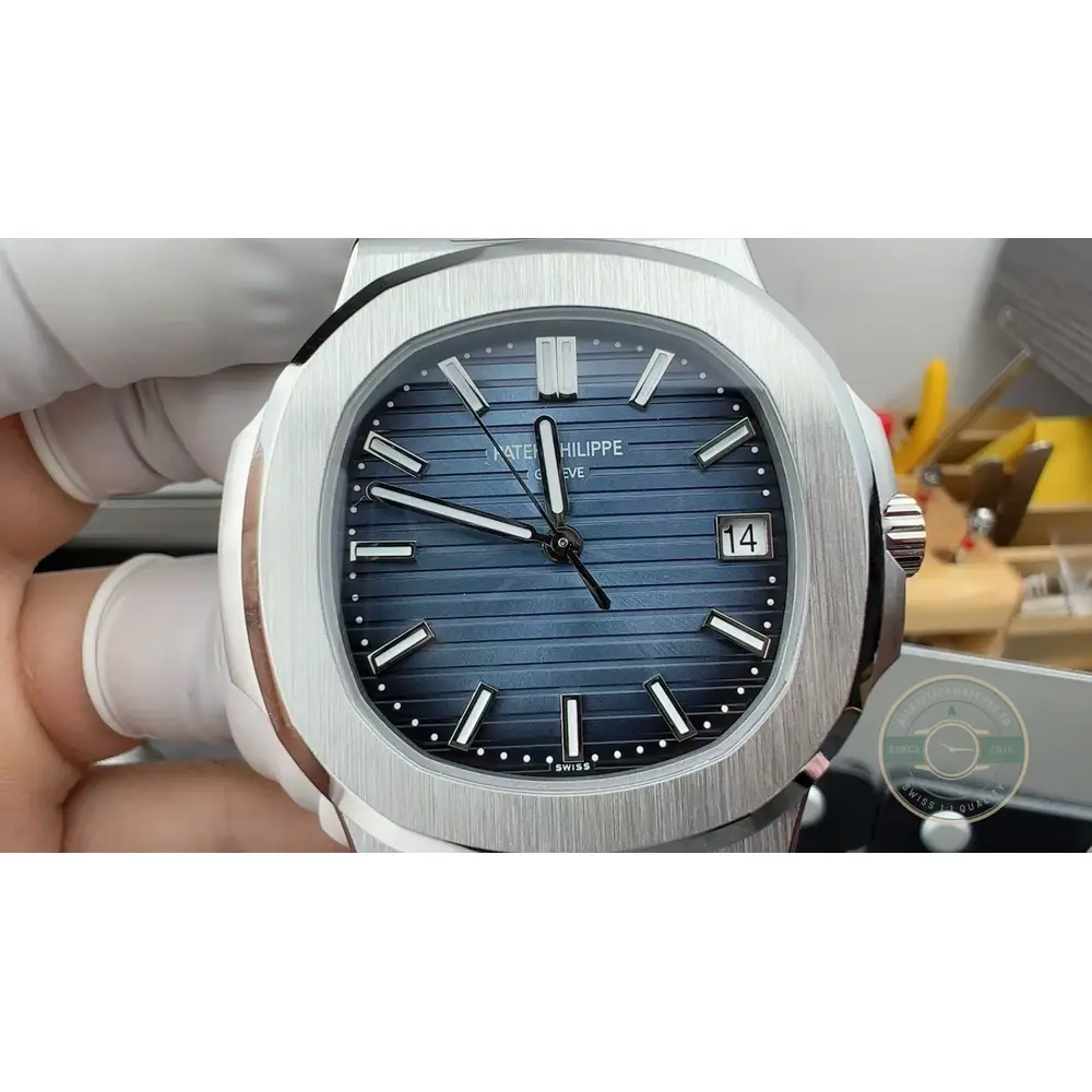 Replica Nautilus 5811/1G-001 Patek Philippe Date, Sweep seconds 41 mm, White gold - Image 3