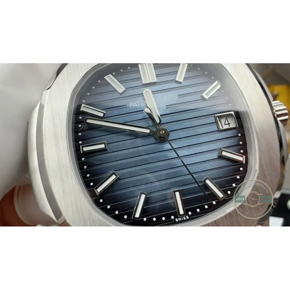Replica Nautilus 5811/1G-001 Patek Philippe Date, Sweep seconds 41 mm, White gold - Image 4