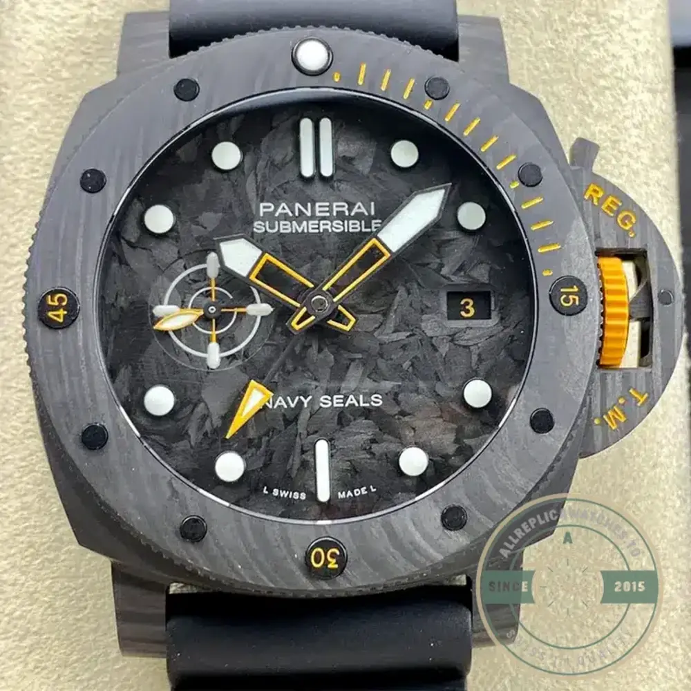 Replica Panerai Submersible Pam1324 - Image 2